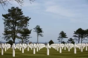 Images Dated 22nd April 2010: American cemetery at Omaha Beach, Colleville-sur-Mer, Normandy, France, Europe