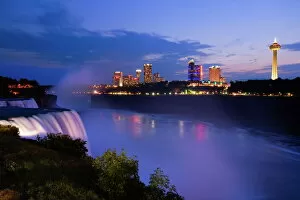 Images Dated 11th September 2007: American Falls at Niagara Falls, Niagara Falls, New York State, United States of America