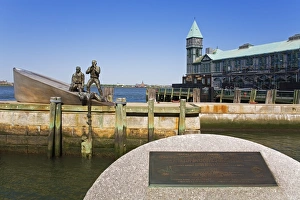 Images Dated 14th May 2007: American Merchant Mariners Memorial in Battery Park, Lower Manhattan, New York City
