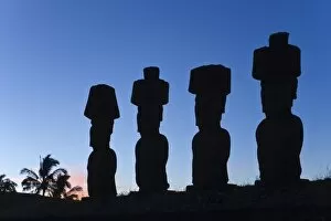 Images Dated 19th March 2008: Anakena beach, monolithic giant stone Moai statues of Ahu Nau Nau, four of which have topknots