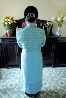 Ancestor worship in a Hanoi home, Vietnam, Indochina, Southeast Asia, Asia