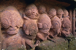 Ancient me ac (Maori temple)