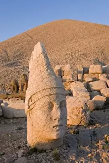 Images Dated 31st May 2008: Ancient carved stone heads of the gods, the god Antiochus, Nemrut Dagi (Nemrut Dag)