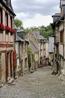 Images Dated 3rd July 2009: Ancient cobbled street and houses, Rue du Petit Fort, Dinan, Cotes-d Armor