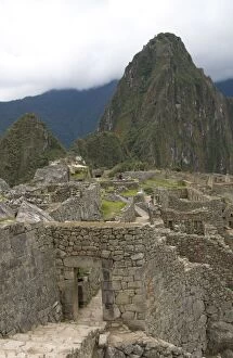 Images Dated 9th January 2006: Ancient doorway to the city, Machu Picchu, UNESCO World Heritage Site, Peru