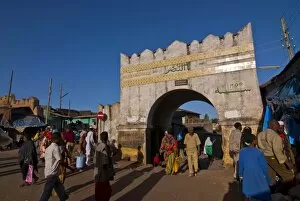 Images Dated 5th January 2007: The ancient entrance gate of Harar, Ethiopia, Africa