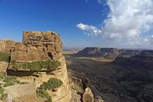 Images Dated 15th November 2008: Ancient town of Zakati, Central Mountains of Bukur, Yemen, Middle East