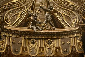 Images Dated 5th April 2007: Detail of angels holding St. Peters keys on the main altar, St
