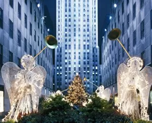 Images Dated 29th August 2008: Angels at the Rockerfeller Centre