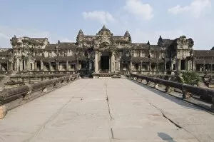 Images Dated 16th January 2008: Angkor Wat temple, 12th Century, Khmer, Siem Reap, Cambodia