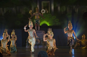 Images Dated 18th January 2008: Angkor Wat Temple at night, lit for a special light show, Siem Reap, Cambodia