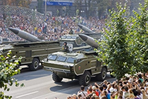 Images Dated 24th August 2008: Annual Independence Day parade along Khreshchatyk Street and Maidan Nezalezhnosti