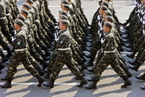 Images Dated 24th August 2008: Annual Independence Day parade along Khreshchatyk Street and Maidan Nezalezhnosti