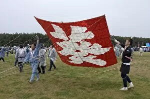 Images Dated 5th May 2009: Annual Takoage Gassen (Kite Fighting Festival) in Hamamatsu, Shizuoka, Japan, Asia