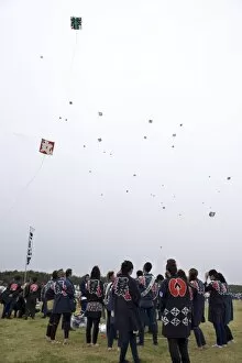 Images Dated 5th May 2009: Annual Takoage Gassen (Kite Fighting Festival) in Hamamatsu, Shizuoka, Japan