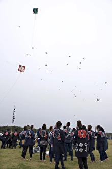 Images Dated 5th May 2009: Annual Takoage Gassen (Kite Fighting Festival) in Hamamatsu, Shizuoka, Japan