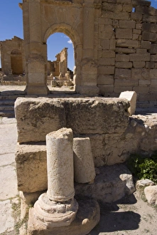 Sbeitla Prints: Antonine Gate, Roman ruins of Sbeitla, Tunisia, North Africa, Africa