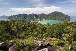 Ao Ton Sai and Ao Dalam bays from viewpoint, Koh Phi Phi, Krabi Province, Thailand, Southeast Asia, Asia