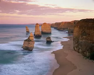 Sea Stack Gallery: The Twelve Apostles along the coast on the Great Ocean Road in Victoria