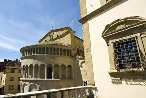 Images Dated 3rd May 2008: Apse of Pieve of St. Mary, Piazza Vasari, Arezzo, Tuscany, Italy, Europe