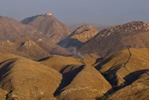 Images Dated 6th March 2008: Aravalli Hills, Rajasthan, India, Asia
