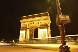 Images Dated 1st May 2010: Arc de Triomphe and Place Charles de Gaulle at night, Paris, France, Europe