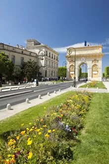 Images Dated 20th April 2011: The Arc de Triomphe, Rue Foch, Montpellier, Languedoc-Roussilon, France, Europe