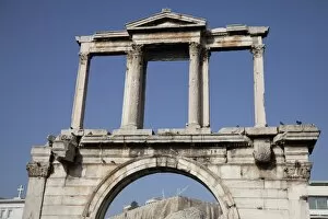 Images Dated 26th October 2010: Arch of Hadrian and the Acropolis, Athens, Greece, Europe