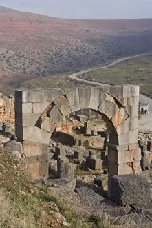Images Dated 25th December 2007: Arch of Q. Memmius Rogatus, Tiddis, Algeria, North Africa, Africa