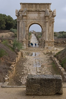 Images Dated 17th October 2007: Arch of Septimius Severus, Roman ruins, Leptis Magna, UNESCO World Heritage Site