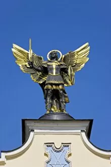 Images Dated 23rd August 2008: Archangel Michael sculpture in Independence Square, Kiev, Ukraine, Europe