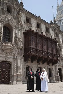 Images Dated 13th October 2009: The Archbishops Palace near the Basilica Cathedral of Lima, Lima, Peru