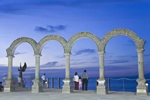 Images Dated 8th January 2009: Arches on the Malecon, Puerto Vallarta, Jalisco State, Mexico, North America