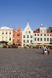 Images Dated 13th August 2007: Architecture in Raekoja plats (Town Hall Square), Old Town, UNESCO World Heritage Site, Tallinn