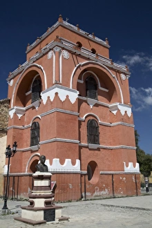 Stereotypically Mexican Prints: Arco-Torre del Carmen built in 1677