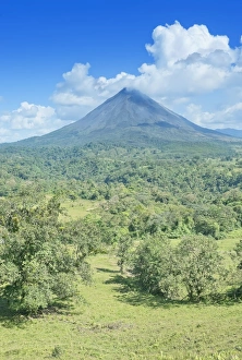 Images Dated 19th March 2009: Arenal volcano, La Fortuna, Costa Rica, Central America