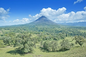 Images Dated 19th March 2009: Arenal volcano, La Fortuna, Costa Rica, Central America