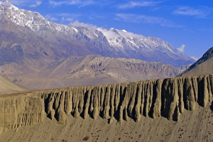 Himalaya Prints: Arid landscape and colourful mountains