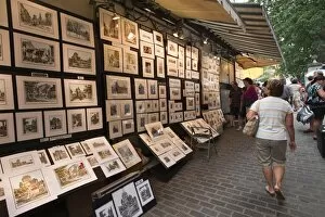 Images Dated 22nd August 2009: Artists displays along Rue du Tresor, Quebec City, Quebec, Canada, North America