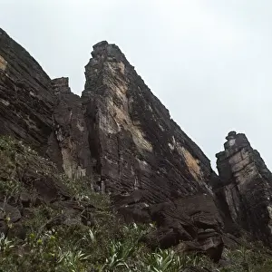 Venezuela Prints: Ascent point showing the Chessman, Mount Kukenaam (Kukenan) (Cuguenan)