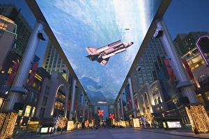 Images Dated 11th February 2008: Asias largest TV screen at The Place shopping centre, Beijing, China, Asia