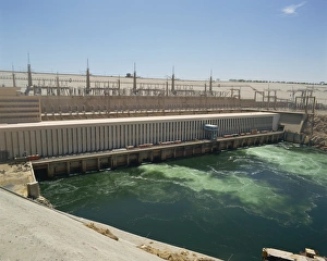Images Dated 17th November 2008: Aswan Dam, Aswan, Egypt, North Africa, Africa