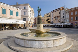 Fountains Prints: Attractive fountain in Trg marsala Tita, Rovinj (Rovigno), Istria, Croatia, Europe