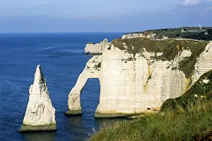 Aval cliff and Needle, Etretat, Cote d'Albatre, Pays de Caux, Seine-Maritime department, Upper Normandy region, France, Europe