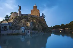 Avlabari, Equestrian Statue of King Vakhtang Gorgasali beside Metekhi Church on cliff above Mtkvari (Kura) River, Tbilisi, Georgia, Caucasus, Central Asia, Asia