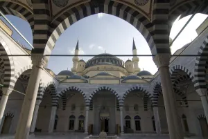 Images Dated 3rd August 2009: Azadi Mosque, Ashgabad, Turkmenistan, Central Asia, Asia