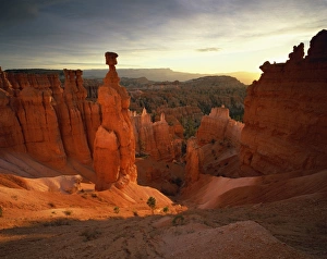 Images Dated 18th February 2008: Backlit hoodoos and Thors Hammer