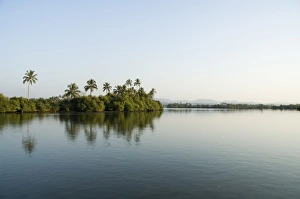 Images Dated 19th January 2006: Backwater near Mobor