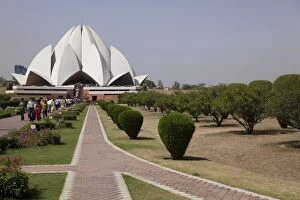 Images Dated 4th April 2009: Baha i House of Worship, Lotus Temple, Delhi, India, Asia