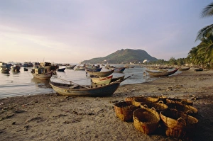 Vung Tau Prints: Bai Truoc Front Beach